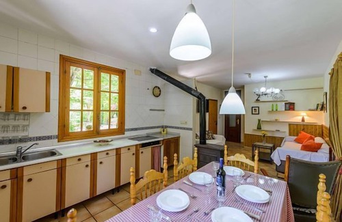 Torres Cottage | Cozy La Casita with Pool and Ocean View for 6 Guests