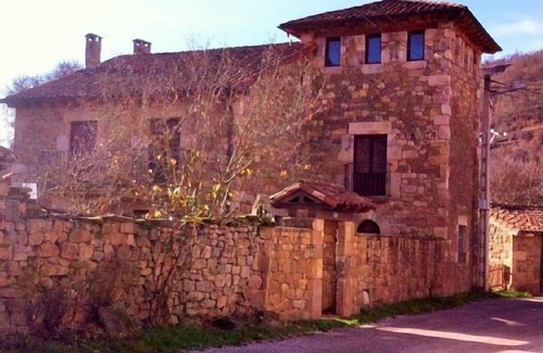 Navamuel Villa | Kid-Friendly La Torre de San Esteban for 8 Guests