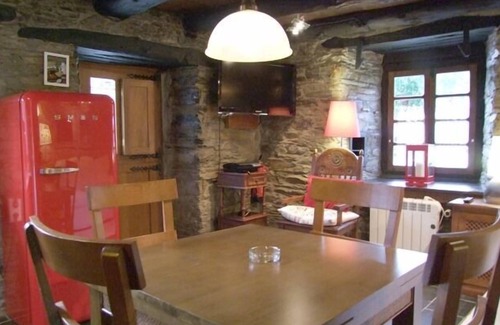 Taramundi Cottage | Guest Rated 10/10: Self-Catering TAReira with Ocean Views