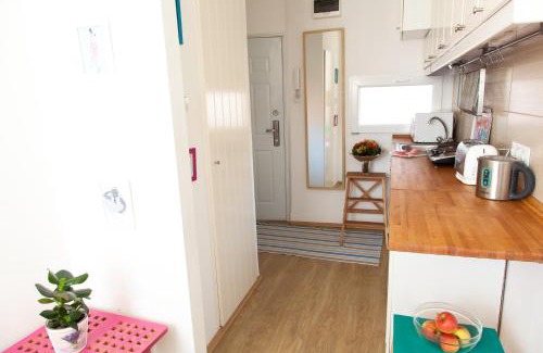 Szentimrevaros Apartment | Eco-Friendly Self Check-In Studio in Buda's Heart