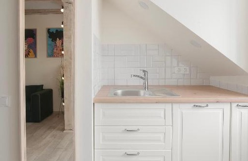 Old Town Apartment | Guest Rated 10/10: Convenient Self Check-In Studio in Old Town