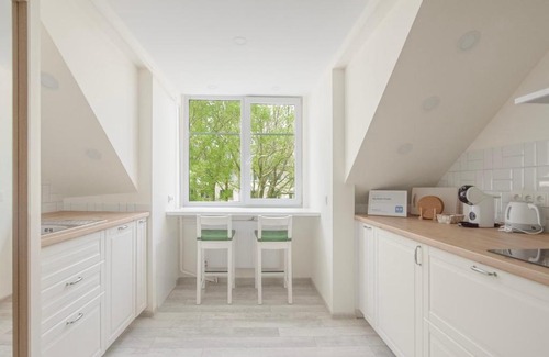 Old Town Apartment | Guest Rated 10/10: Convenient Self Check-In Studio in Old Town