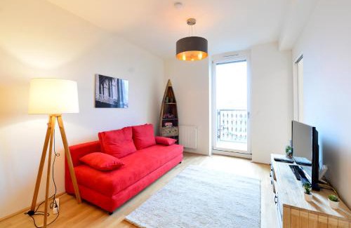 Brigittenau Apartment | Effortless Self-Check-In with Scenic Views & Free Parking