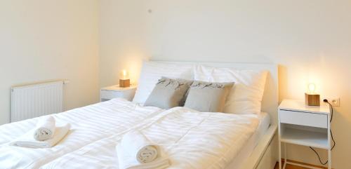 Brigittenau Apartment | Effortless Self-Check-In with Scenic Views & Free Parking