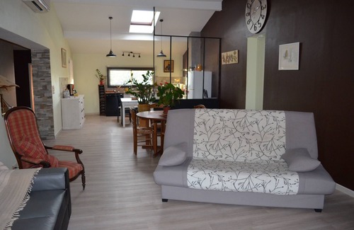 Villemur-sur-Tarn Apartment | Peaceful Retreat with Pool - Guest Rated 10/10