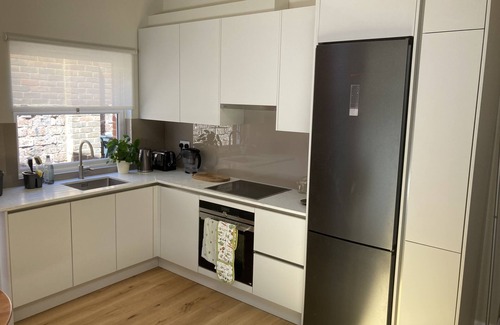 Eastbourne City Centre Apartment | Convenient Self-Contained Annex Near Town Centre – Rated 9.8
