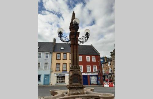 Jedburgh Apartment | Scenic Self-Contained Apartment with Breakfast Included