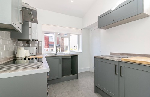 Stevenage House | Cozy One Bedroom House with Kitchen at King Pin Corner