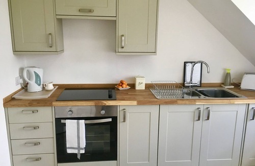 Warnham Apartment | Unwind in a Self Contained Stay with Ample Parking