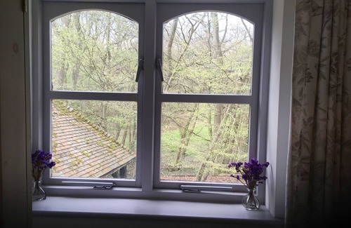 Warnham Apartment | Unwind in a Self Contained Stay with Ample Parking