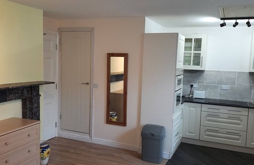 Winterton-on-Sea Apartment | Cozy Self Contained Studio Flat at Winterton Hall Awaits