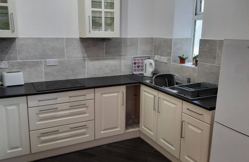 Winterton-on-Sea Apartment | Cozy Self Contained Studio Flat at Winterton Hall Awaits