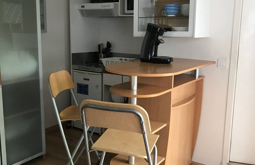 Meudon Apartment | Cozy Studio Retreat in Sèvres, Steps from Paris Attractions