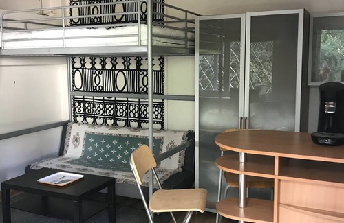 Meudon Apartment | Cozy Studio Retreat in Sèvres, Steps from Paris Attractions