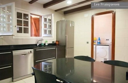 Els Gorgs Cottage | Pet-Friendly Self-Catering Les Franqueses for 16 Guests