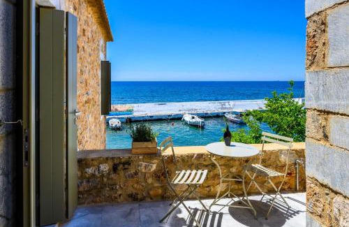 Agios Nikolaos House | Stylish Selinitsa Residence Mani: 4-Star Comfort with Kitchen