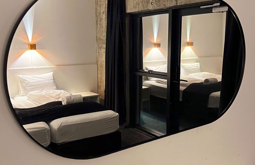 Hornafjörður House | Seljavellir Guesthouse: Top-Rated Stay with Breakfast & Kitchen