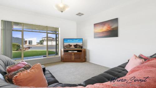 Sellicks Beach House | Enchanting Sellicks Seascape: Family-Friendly Retreat