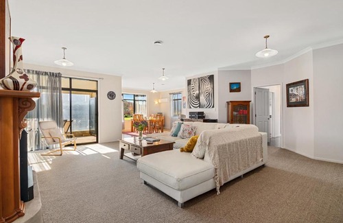 Blenheim House | Kid-Friendly Selmes Sanctuary - Blenheim's Top Holiday Home