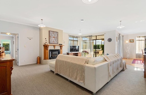 Blenheim House | Kid-Friendly Selmes Sanctuary - Blenheim's Top Holiday Home