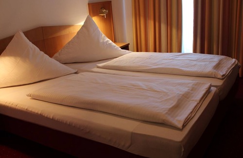 Tuttlingen Hotel | Discover Seltenbacher Hof: Family-Friendly & Accessible Stay