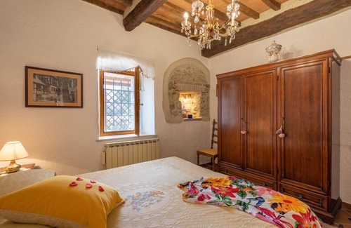 Casole d'Elsa House | Discover Selvatellino: Family-Friendly with Pool & Dining