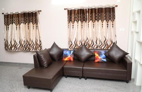 Kalapettai Apartment | Discover Selvi Villa: Family-Friendly Retreat with High Ratings