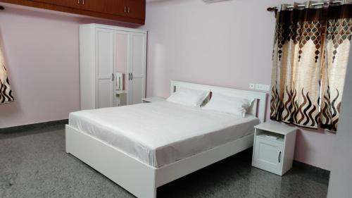 Kalapettai Apartment | Discover Selvi Villa: Family-Friendly Retreat with High Ratings