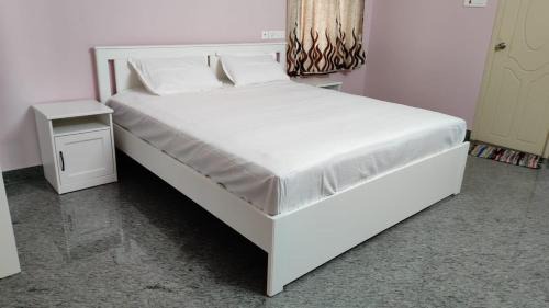 Kalapettai Apartment | Discover Selvi Villa: Family-Friendly Retreat with High Ratings