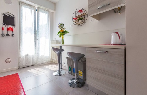 Gallaratese Apartment | Inviting Sem Benelli: Family-Friendly Stay with Breakfast