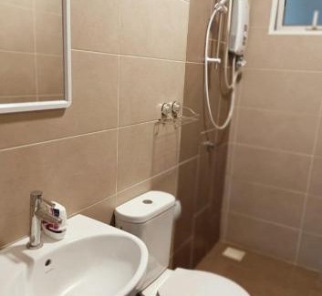 Kajang Apartment | Discover Semarak Homestay: Ideal for Families with Pool & Hot Tub