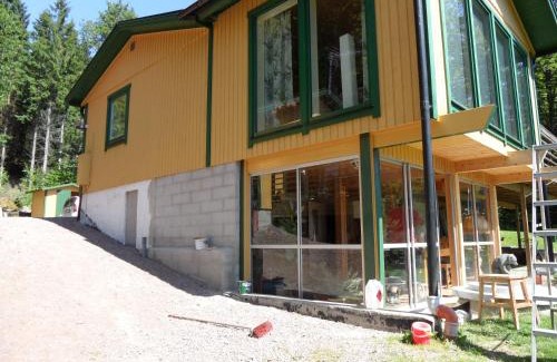Arkelstorp Villa | Seaside Retreat: Semestervilla by the Lake with Ocean Views