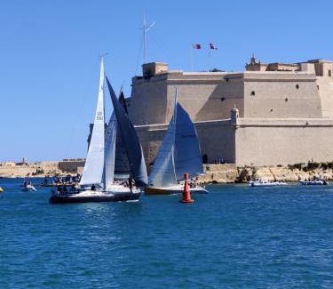 Senglea Apartment | Cozy Semi-Basement Apartment in Traditional Maltese Townhouse