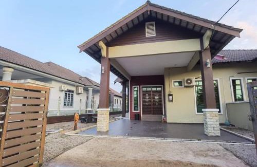 Hulu Terengganu District House | Guest Rated 10/10 at SEMI-D Marfis Homestay - Family Friendly