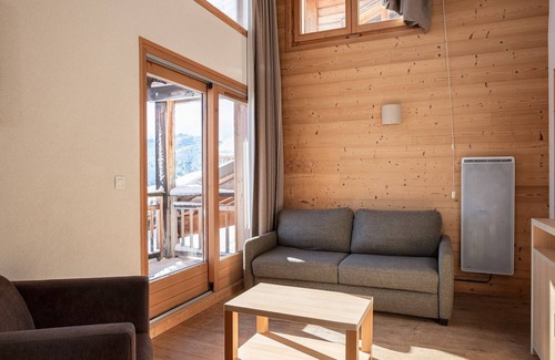 Flaine Ski Chalet | Cozy 3-Bedroom Duplex Chalet at Dormio Resort Flaine