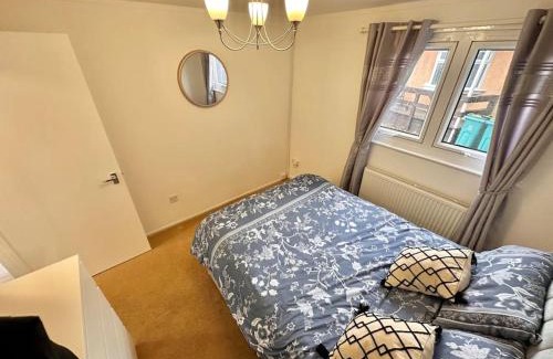 Glasgow Apartment | Cozy 1-Bedroom Chalet - Perfect for Family Getaways