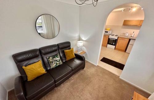 Glasgow Apartment | Cozy 1-Bedroom Chalet - Perfect for Family Getaways