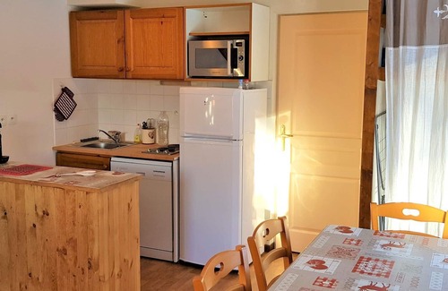La Joue du Loup Ski Chalet | Comfortable Chalet La Joue du Loup with Pool & Spa