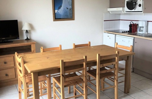 La Joue du Loup Ski Chalet | Comfortable Chalet La Joue du Loup with Pool & Spa Access