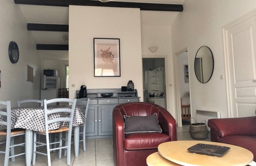 Angles Cottage | Inviting Cottage with Heated Pool, 5 km to the Beach
