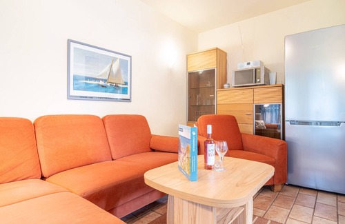 Ostseebad Wustrow House | Sea-View Retreat: Weidenhof 6b in Wustrow, Pet Friendly