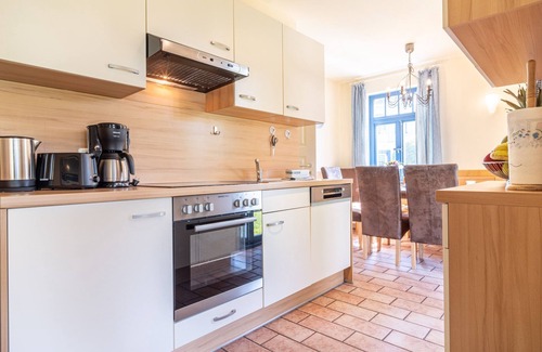Ostseebad Wustrow House | Sea-View Retreat: Weidenhof 6b in Wustrow, Pet Friendly