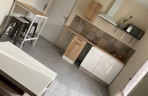 Pont-Saint-Esprit House | Cozy Self-Catering Apartment with Spa and Pet-Friendly Amenities