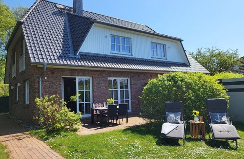 St. Peter-Ording House | Pet-Friendly Semi-Detached Home with Ocean Views & Pool