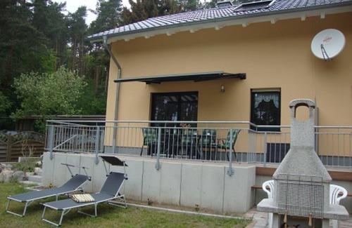 Krakow am See House | Tranquil Retreat: Drossel House by Lake & Forest