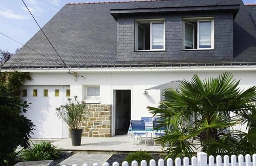 Port-Louis House | Cozy Semi-Detached House with Ocean View in Port-Louis