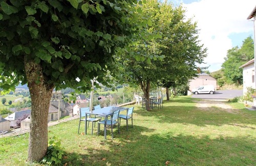 Lorcieres Cottage | Cozy Gite Lorcières: Family-Friendly with Spa & Breakfast