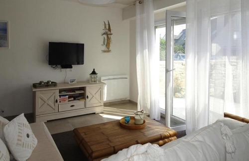 Port-Louis House | Family-Friendly Semi-Detached House in Port-Louis, 4 Stars