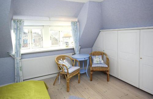 Oldsum House | Charming Semi-Detached House in Oldsum - Family Friendly Stay