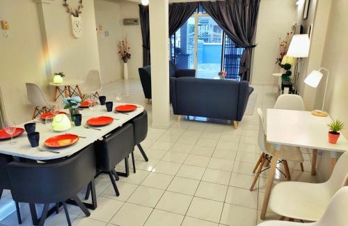 Sungai Dua House | Spacious Semi-Detached Home for 21 Guests by Star Home